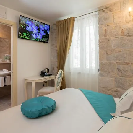 Priska Heritage Hotel 4*