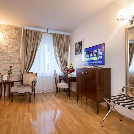 Priska Heritage Hotel 4*