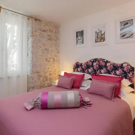 Priska Heritage Hotel 4*